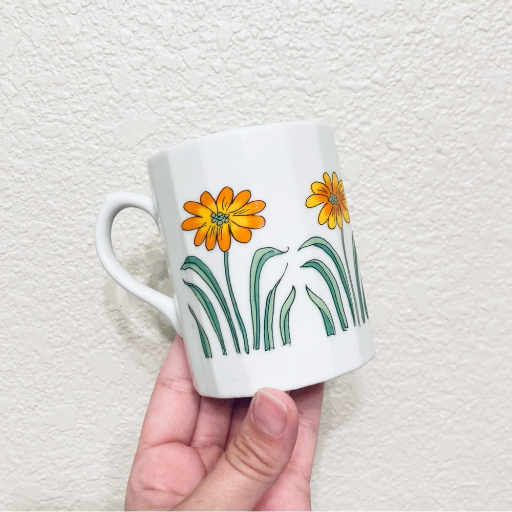 Vintage Retro Ceramic Small Coffee Tea Mug Floral Cottagecore Grandmacore